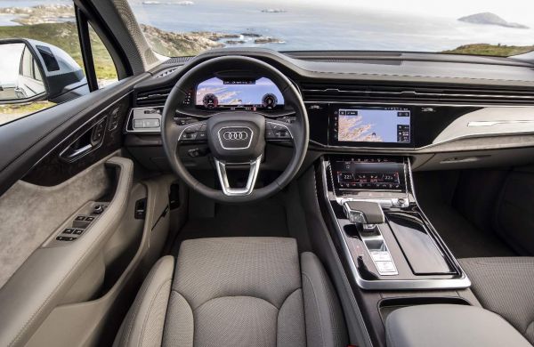 Book a Audi Q7