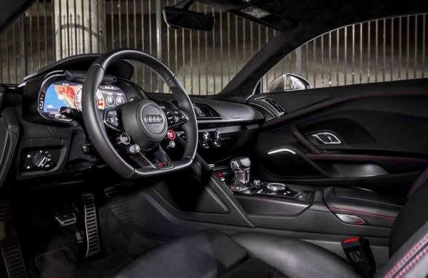 Book a Audi R8