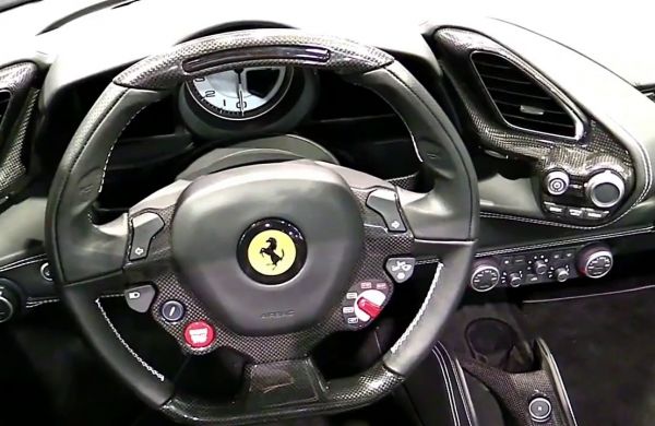 Reserva un Ferrari 488 Spider