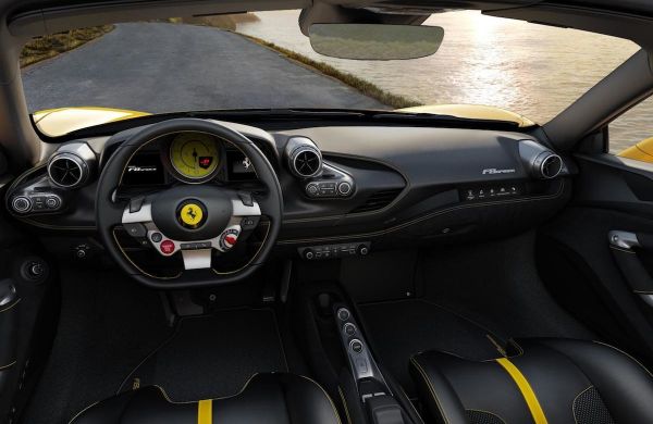 Reserva un Ferrari F8 Spider