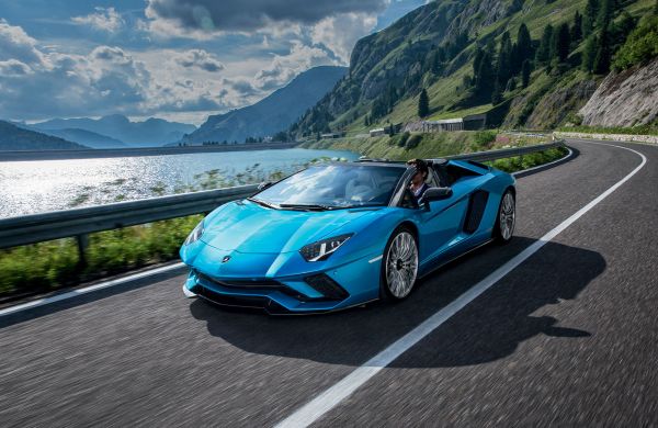 Alquiler de un Lamborghini Aventador S Roadster en Europa