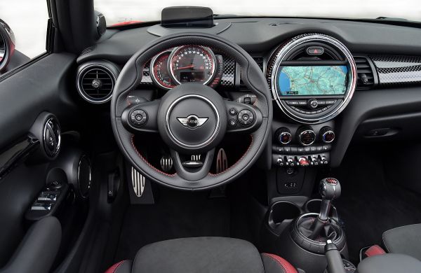 Reserva un Mini JCW Cabrio