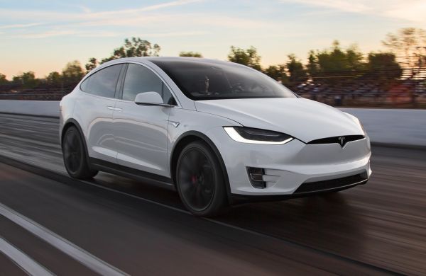 Alquiler de un Tesla X en Europa